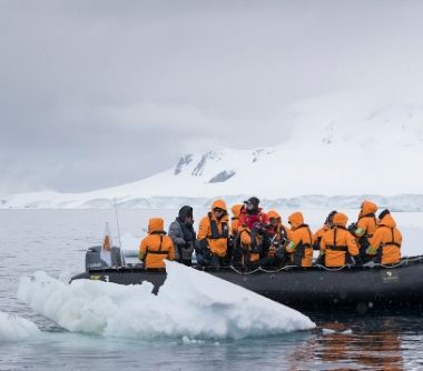 Expeditie cruise Alaska zodiac activiteit